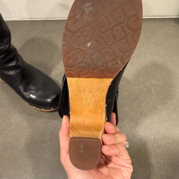 Black UGG Lynnea II Leather Clog Boots. Women’s size 8. - Picture 3 of 7